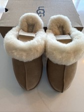 UGG Women's Scuffette II Sand Sheepskin Collar Slippers Size US 8 With Box
