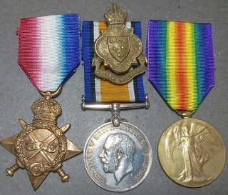 WW1 1914 15 Trio 2289 Pte William .H. Maggs Sussex Yeomanry Cap Badge #1