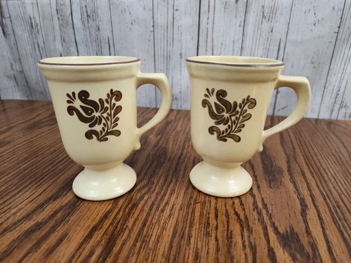 Pfaltzgraff Village Pattern Footed Pedestal Coffee Tea Mugs Set Of 2 Vintage