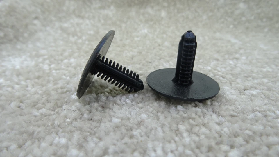 10x FORD 24MM BUTTON HEAD FIT TRIM PANEL FIR TREE PUSH-IN 7MM HOLE CLIPS - Image 2 of 4