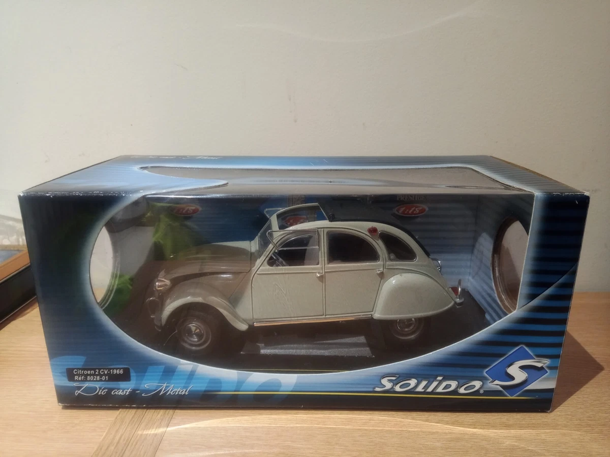 VOITURE MINIATURE AU 1/18: CITROEN 2CV de 1966 de SOLIDO, sans boîte