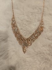 Claire’s Rose Gold Crystal Scalloped Shirt Neck Jewelry Set
