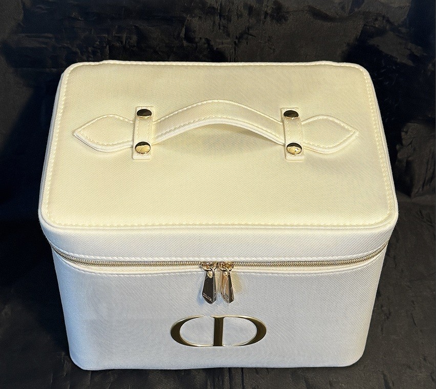 ⭐️ DIOR ⭐️ VIP White Vanity Train Case ⭐️ w/Mirror, Towel