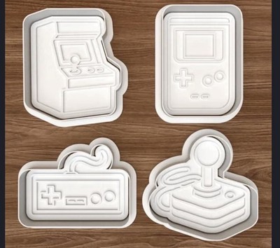 RETRO GAMING COOKIE CUTTER SET