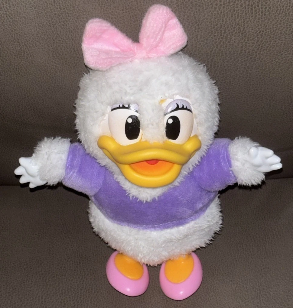 Daisy Duck Disney Keychains (1968-Now) for sale | eBay