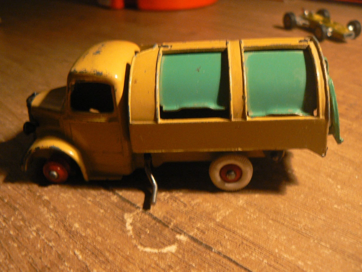 DINKY GB vérirable et ancien BEDFORD DINKY TOYS  ref 482 bon état