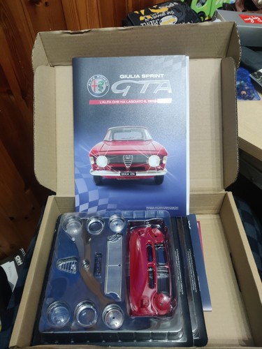 Alfa Romeo Giulia Sprint GTA scala 1/8 - DeAgostini 1ª,2ª Uscita + Fascicoli - Foto 1 di 4
