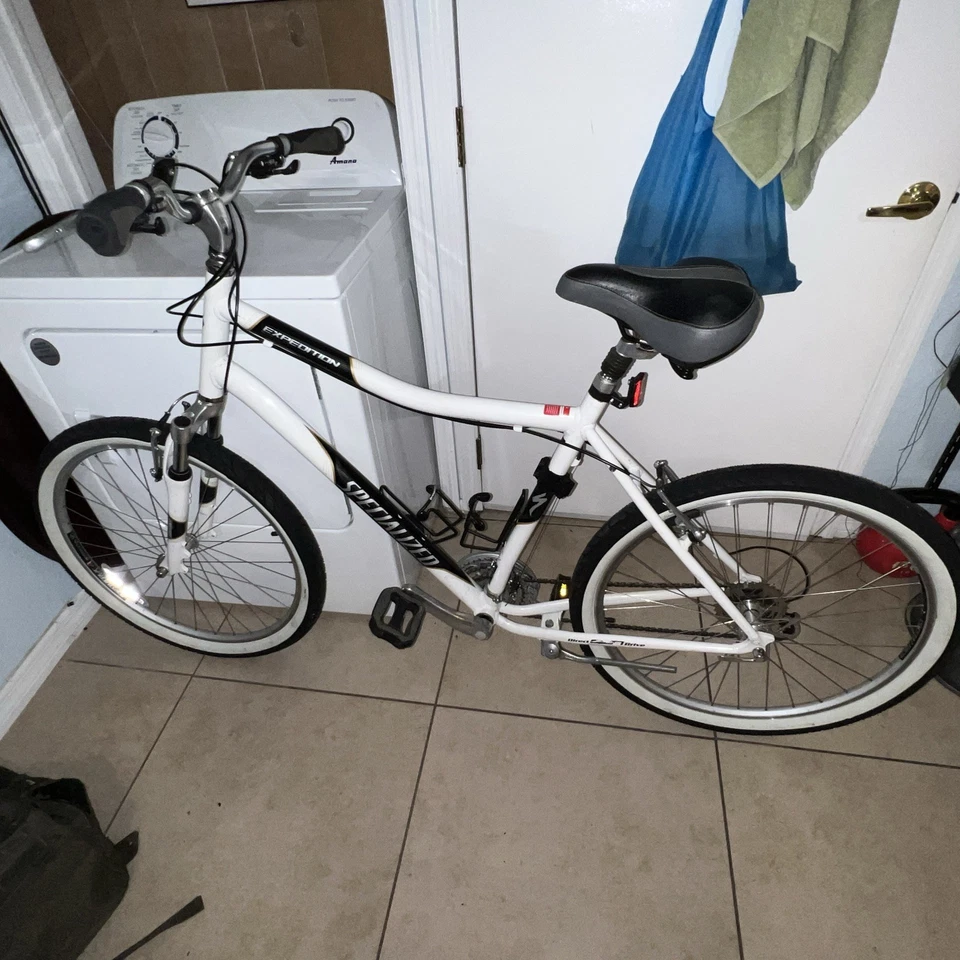 SPECIALIZED EXPEDITION ELITE  BIKE SIZE XL- 29” FRAME 24 SPEED, MAKE OFFER!! - Image 4 of 4