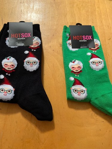 $14 Christmas Hot Socks Mr & Mrs Claus 2 Pairs K1 - Picture 2 of 5