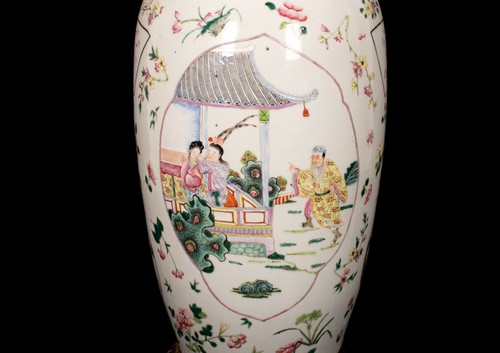 Eine Große Famille Rose Porzellan Vase , China 19. Jh. Qing Daoguang / Xianfeng - Bild 3 von 12