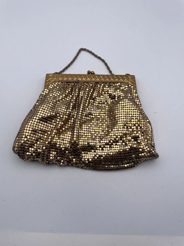 Vtg Whiting and Davis Mid 1900’s Gold Tone Mesh Evening Bag USA The Golden Look - Image 3 of 4