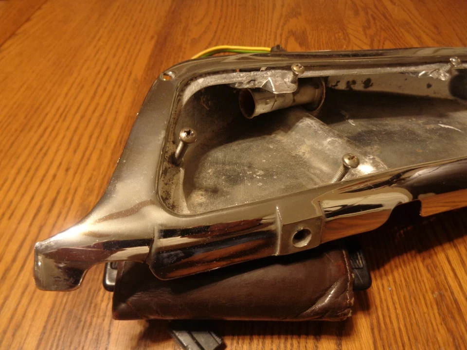 1961 1962 1963 Chrysler Imperial Left Hand Front Turn Signal Housing Bezel  — 第 2/4 张图片