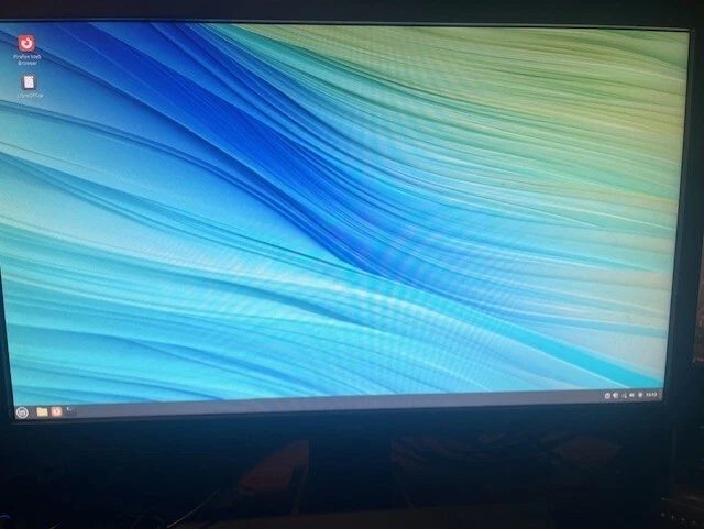 Linux Mint-HP Prodesk 400 g3 Tower,4gb,500gb,DVD,serial port, - BIN S - Image 4 of 4