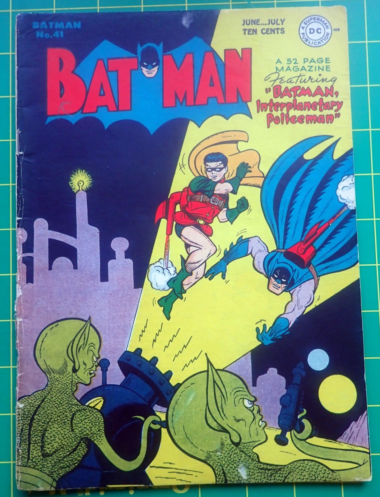 Batman #41 💦 BATMAN INTERGALACTIC! 💦 1947