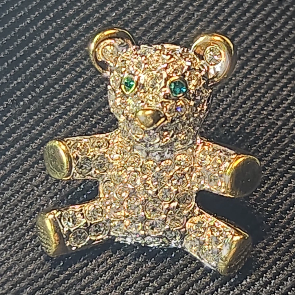 Broche prendedor de oso de peluche de cristal de Swarovski estrás verde piedra de nacimiento de mayo de agosto Foto 2 de 4