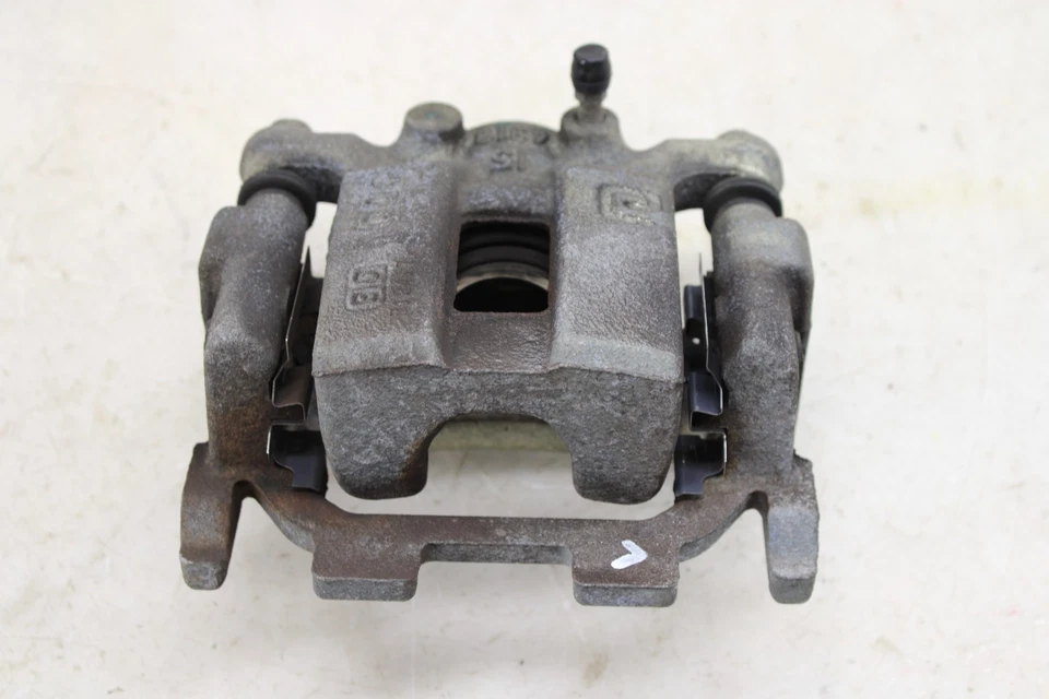 Juego de pinzas de freno Nissan 370z 2009-2020 OEM MW53 Foto 2 de 4