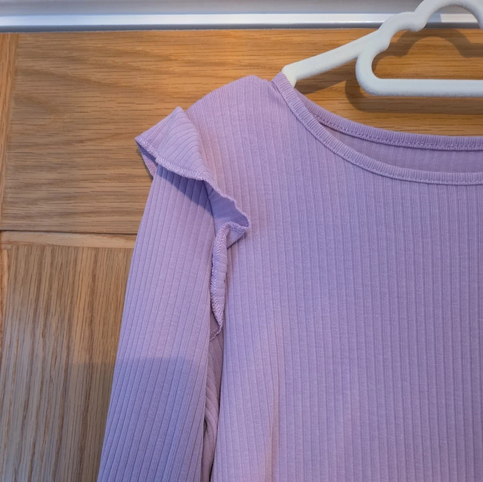 H&M Girls Lilac Purple Long Sleeve Dress With Shoulder Frills. Age 8-10. - Image 2 of 4