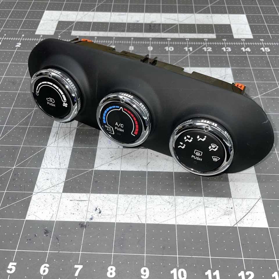 2015 2017 JEEP RENEGADE AC HEATER CLIMATE TEMPERATURE CONTROL 6LW59LXHAA OEM - Image 2 of 4