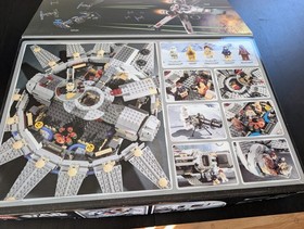 LEGO Set 4504 -Star Wars Millennium Falcon - 100% Complete w/Box & Instructions