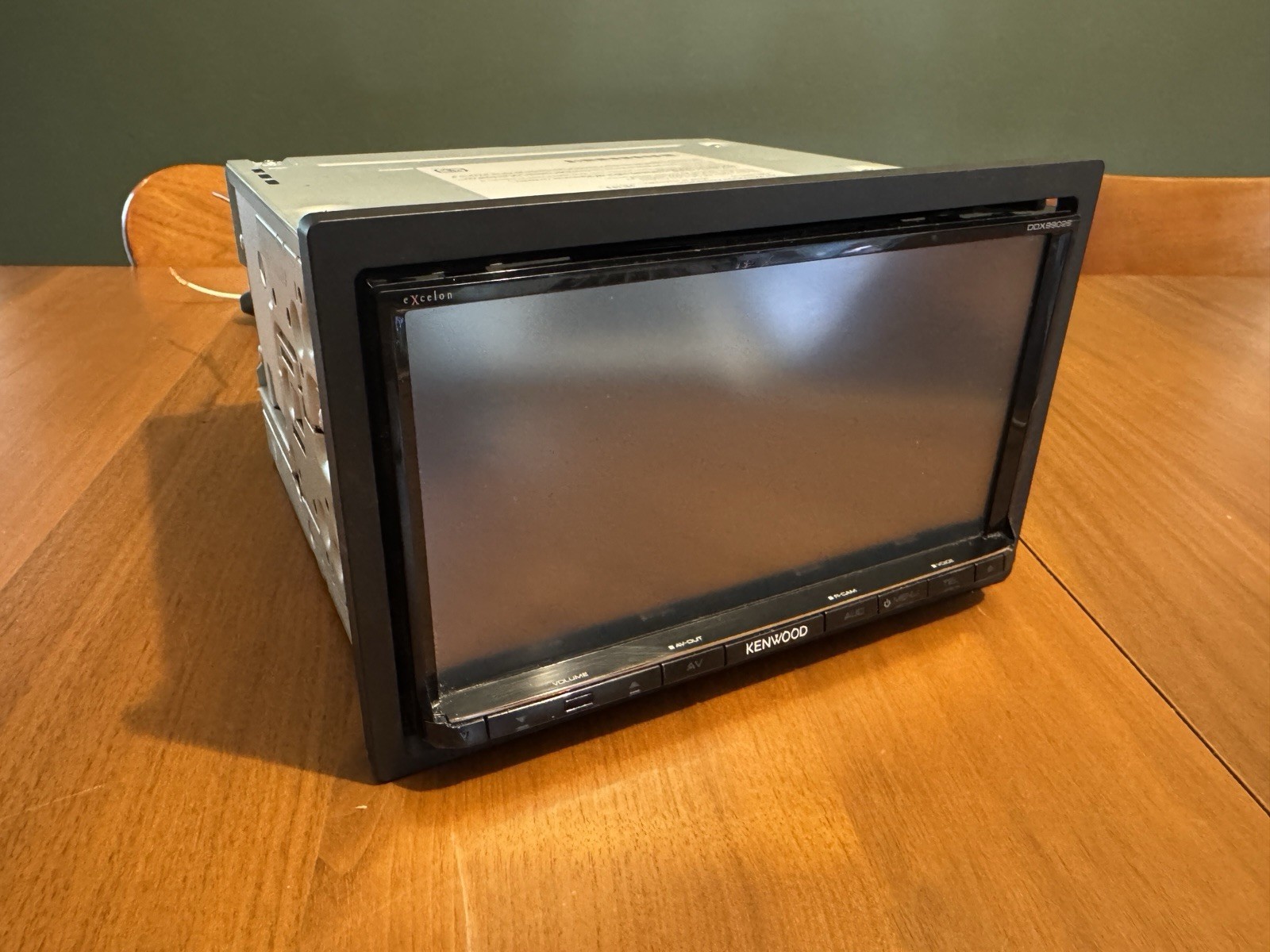 Touchscreen Bluetooth Ready In-dash Receiver