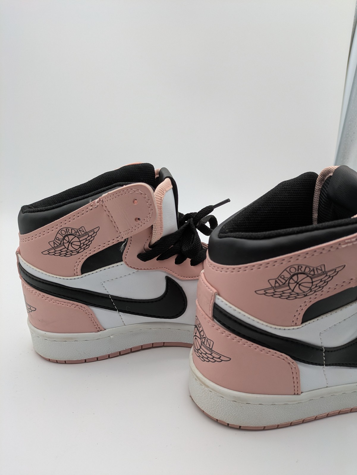 Nike Air Jordan 1 Mid Herren Sneaker Hohe Schaft EU 39 US 7,5 Rosa Weiß image 6