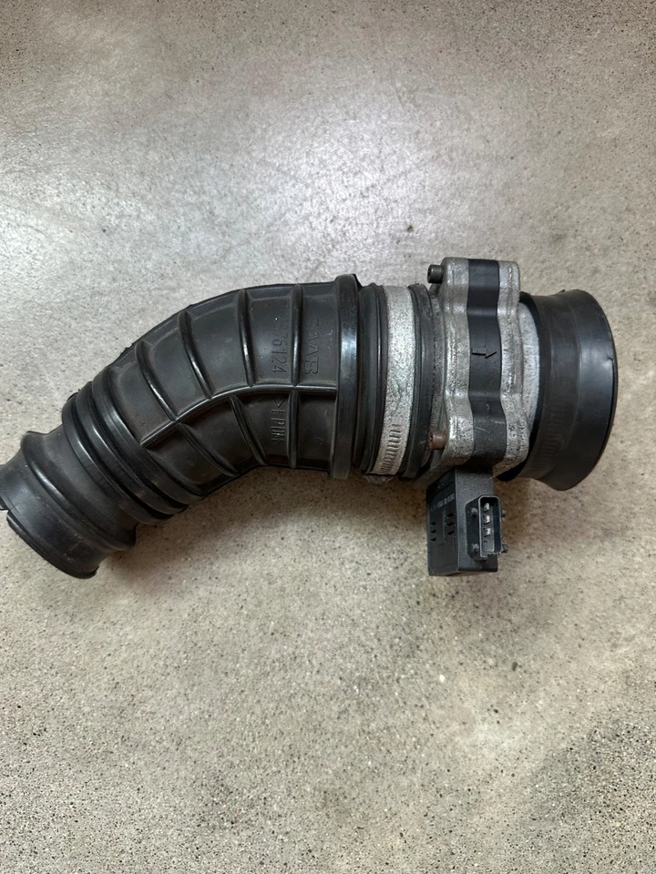 For SAAB 9-3 99-03 9-5 99-09 Air Mass Flow Sensor Genuine 55 557 008 and Housing - Image 3 of 4