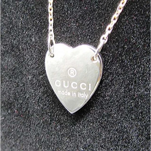 Collana con ciondolo cuore marchio Gucci 223512 J8400 8106 Giappone
