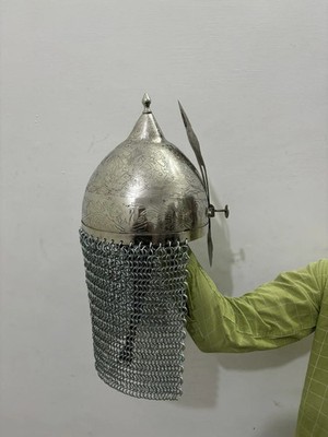 Sultan Saladins mittelalterlicher islamischer Helm | Geätzter Stahlhelm mit Kett
