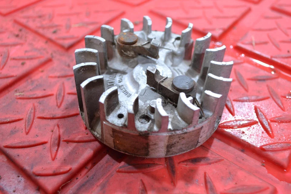 Motosierra Remington Yard Master I 80416 OEM volante Foto 2 de 4