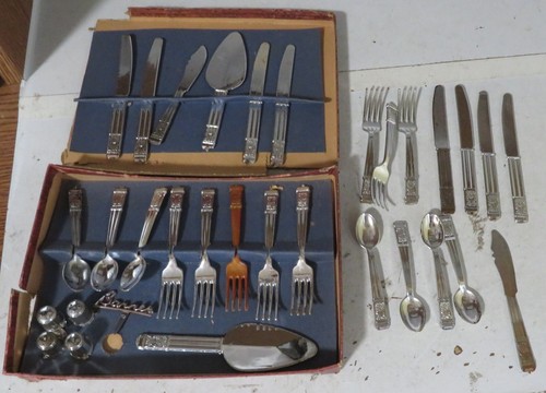 31 Pc Vintage Banner Metaltone Junior Tableware Plastic Silverware 50s 60s Play - Picture 11 of 12
