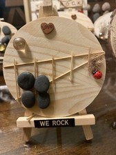 Stone/pebble artwork