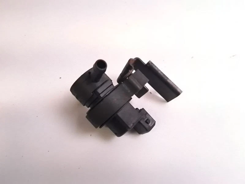 КЛАПАН ПРОДУВКИ ПАРОВОЙ КАНИСТРЫ подходит для MERCEDES-BENZ E500 2003 OEM 0004701593 - Изображение 3 из 3