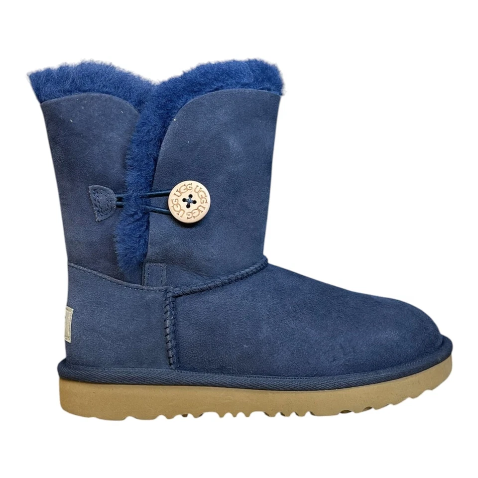 Botas de gamuza Ugg Bailey Button II azul marino para niñas pequeñas | 1017400K Foto 2 de 4