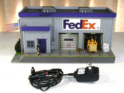 Menards 279-6395 O scale FedEx Freight Distribution Building w/ Lights, Cord