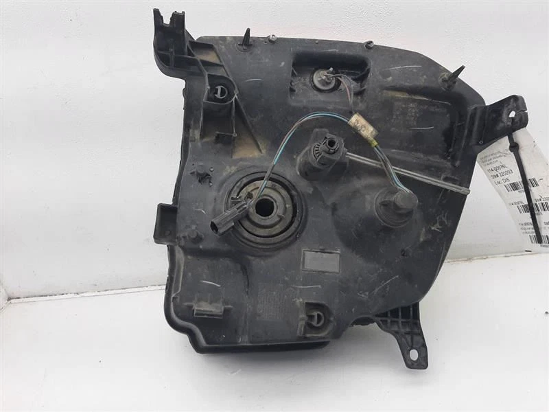 Driver Left Headlight Base 07-14 GMC YUKON 15861025 - Image 4 of 4