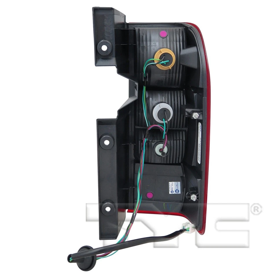 Conjunto de luces traseras TYC 11-6610-00 para Nissan NV1500 NV2500 NV3500 12-18 Foto 2 de 4