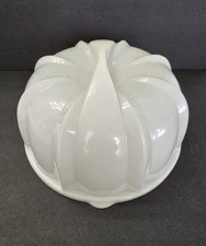 Nordic Ware Deluxe Bundt Cake Keeper Holder Twist And Lock Dome Lid 12 5/8”