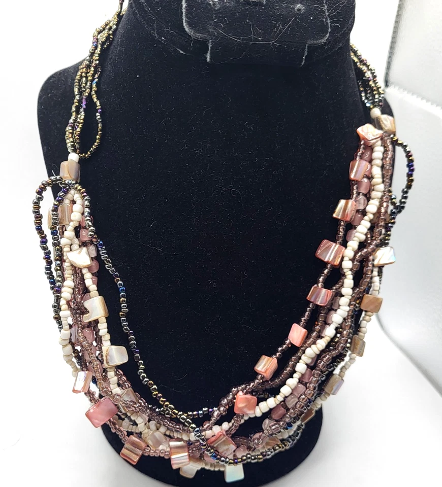 Beautiful Multilayer Rose Quartz Shell Earth Tone Necklace 21in - Image 4 of 4