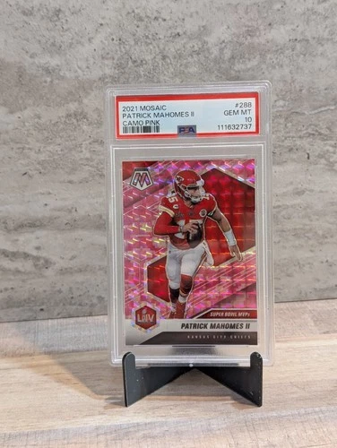2021 Panini Mosaic Patrick Mahomes II Camo Pink #288 Gem Mt 10 PSA Graded