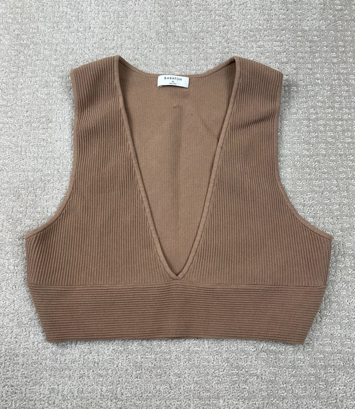 Babaton Tank Top Womens XL Brown Sculpt Knit Ribbed V Neck Crop Top Gym Workout