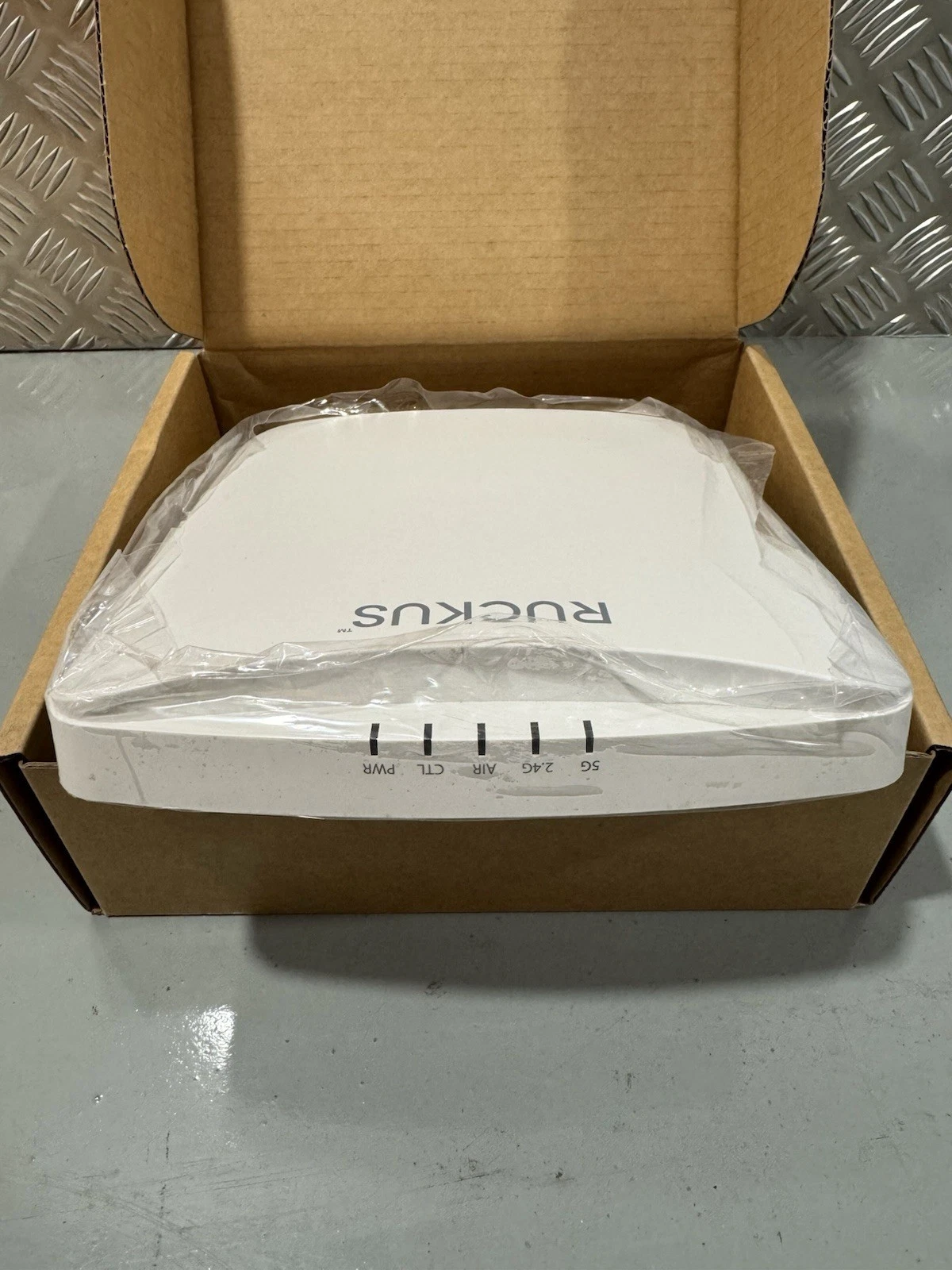 Ruckus Commscope Wireless R650 Access Point 9U1-R650-WW00 Brand New 5