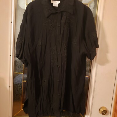 LOVELY 100% RAYON 1X 52'' Bust 30'' L Black Stitched Open Flowers SS Button Blouse