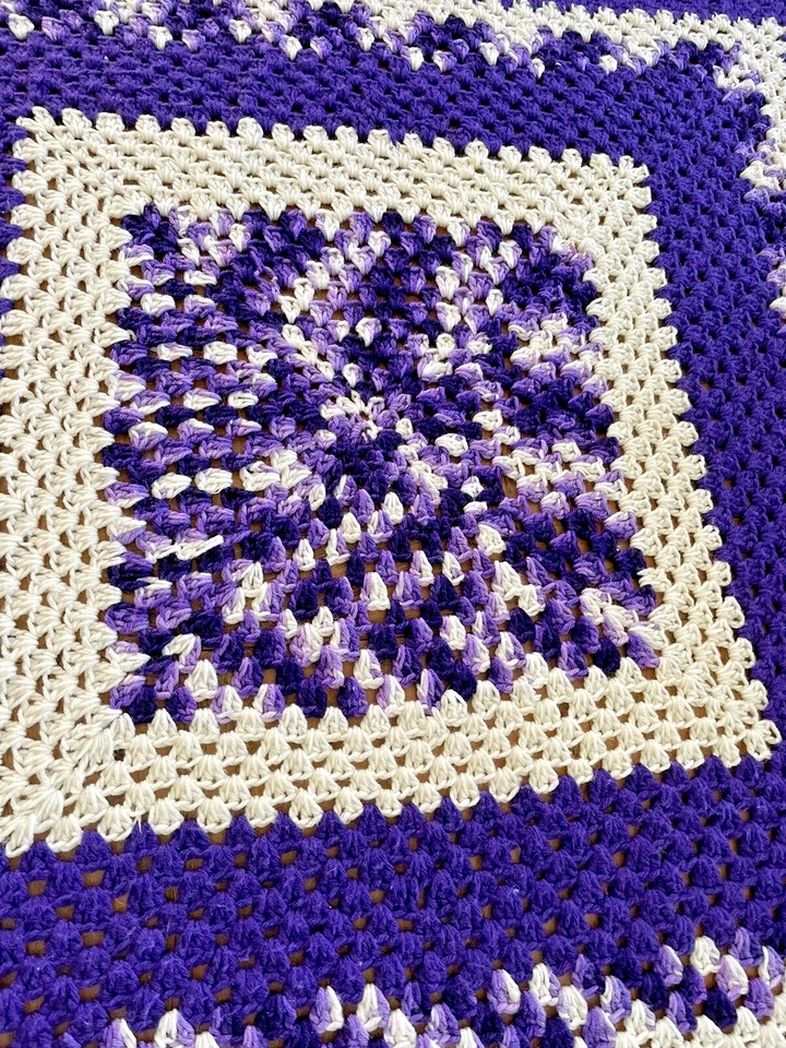 Винтажный шерсти квадратный белый и фиолетовый афганский крючком одеяло ручной работы размер 60 x 60 дюймов - Изображение 3 из 4