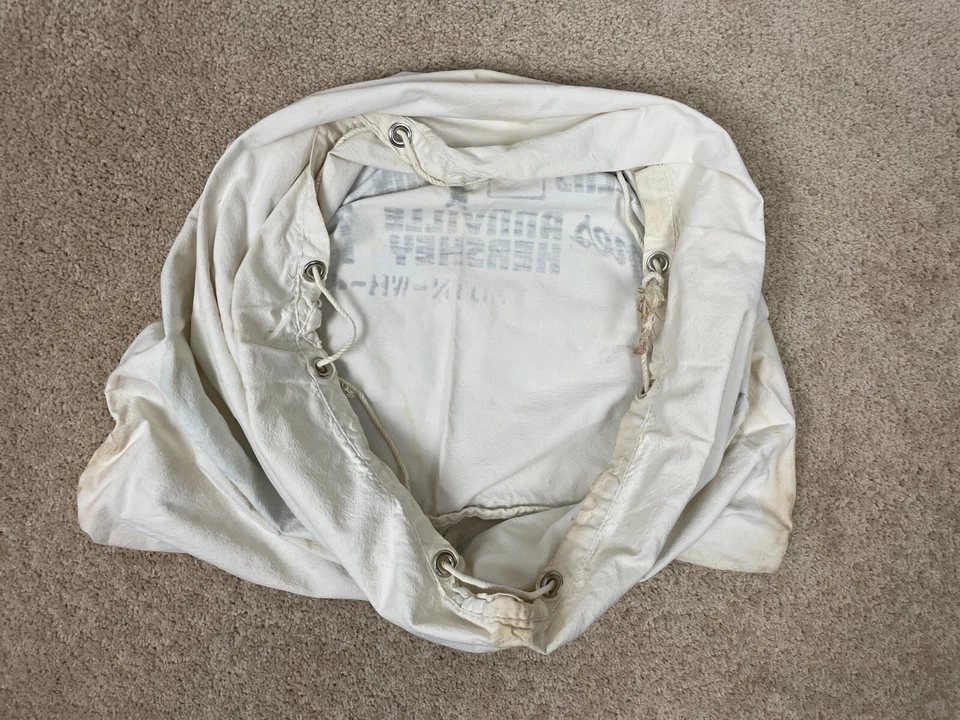 Bolsa de lavanderia vintage Kingsley marrom para armazenamento de pele 30 x 26 branca - Imagem 3 de 4