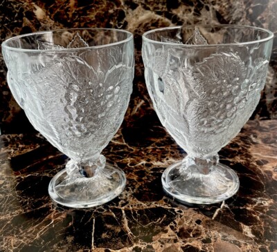 SET 2 OPTIC PASABAHCE TURKEY CIRCLE OF ART GLASS 3D RAISED FRUIT COCKTAIL GLASS
