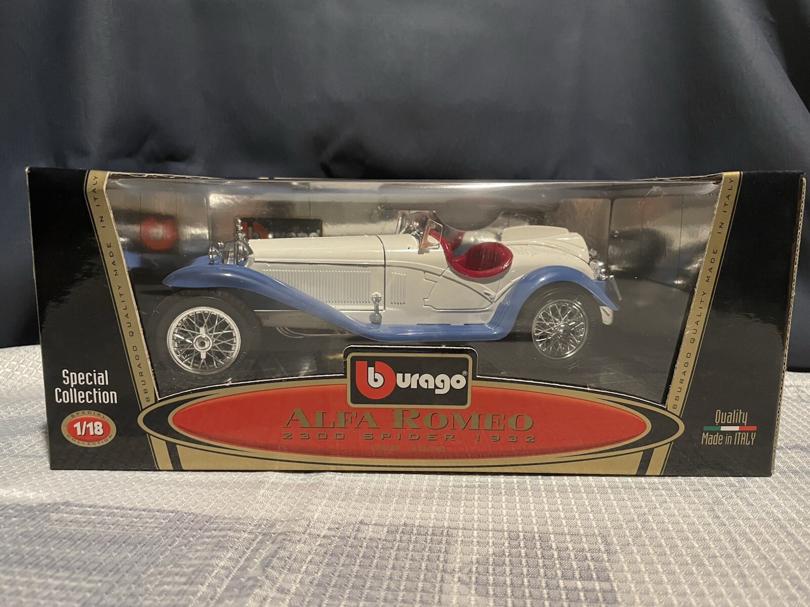 BBurago 1/18 Alfa Romeo 2300 Spider 1932 White With Blue Trim NIB