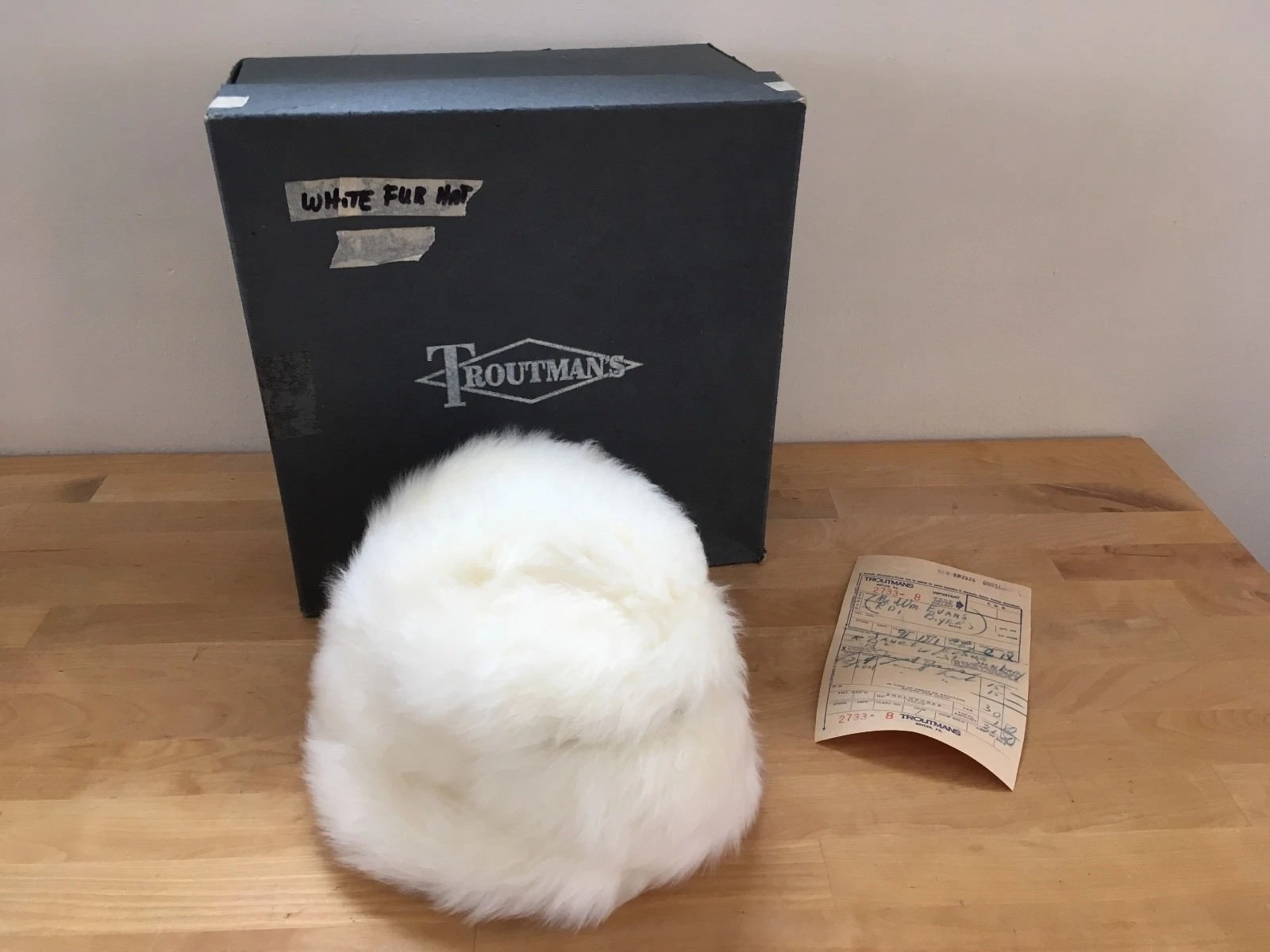 Vintage Italian Lamb Skin Ivory Wool Shaggy Fur Shearling Hat w/ Troutman's Box
