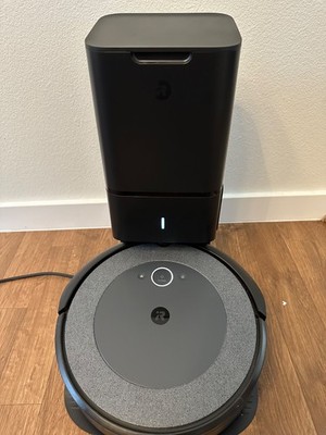 iRobot Roomba i3 Vacuum Cleaning Robot