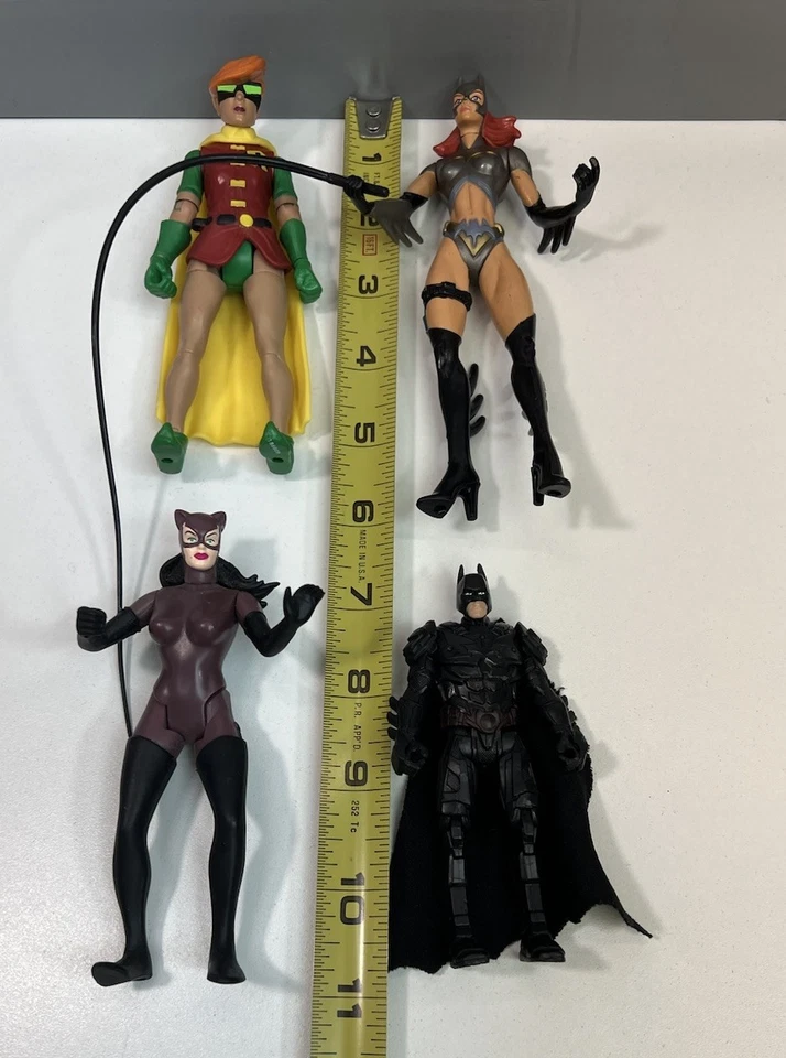 Lote DC Batman con figuras de coche y Hot Wheels nuevos Foto 3 de 4