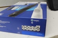 Oral-B iO Series 2 Deep Clean Rechargeable Toothbrush, White & Black, Set of 2 9